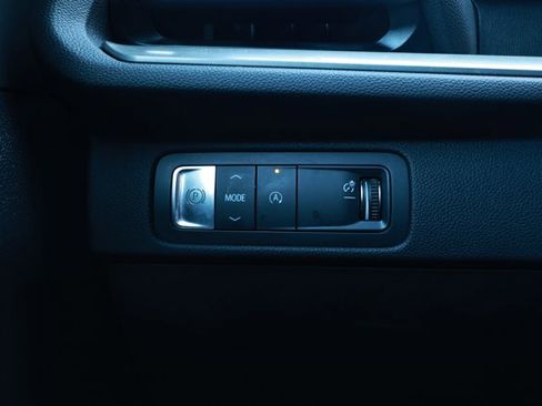 Used 2024 Chevrolet Traverse LT FWD image 15