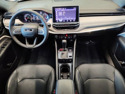 Used 2023 Jeep Compass Limited image 17