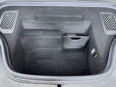 Certified 2025 Porsche Macan Electric image 32