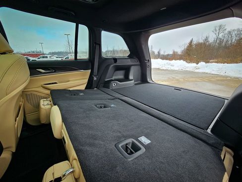 New 2025 Jeep Grand Cherokee Limited image 39