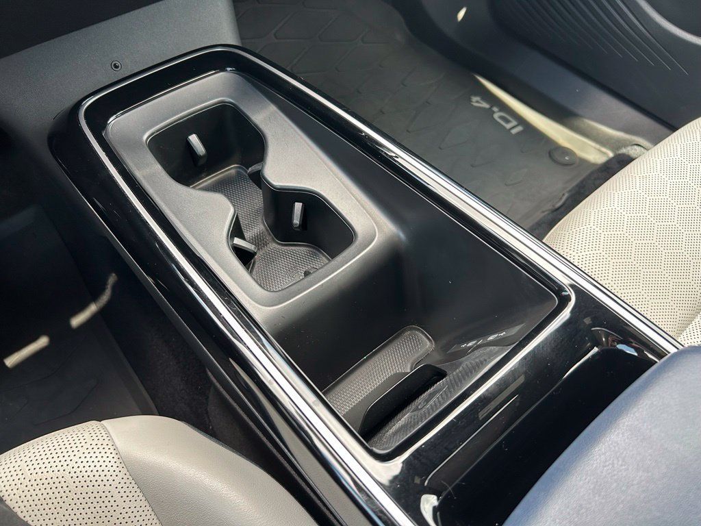 Used 2024 Volkswagen ID.4 S RWD image 31