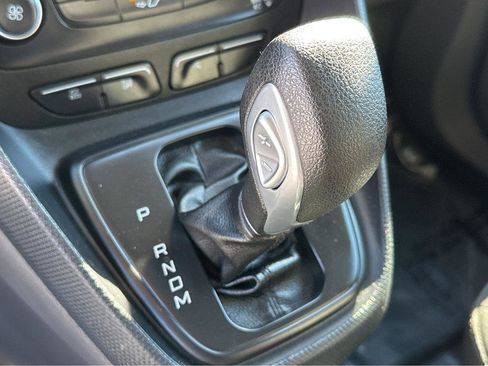 Used 2022 Ford Transit Connect XL image 26