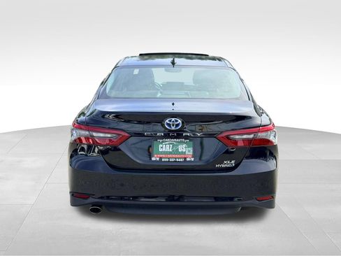 Used 2021 Toyota Camry XLE w/ Navigation Upgrade Package FWD image 6