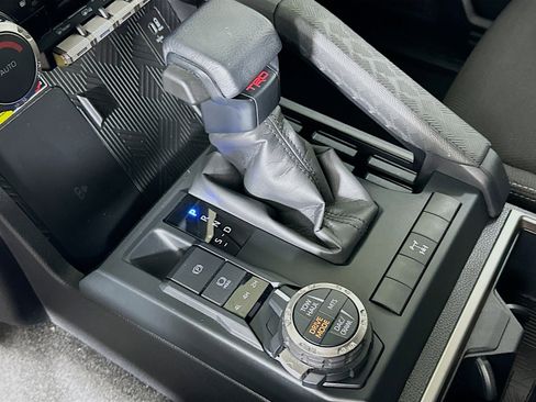 Used 2025 Toyota 4Runner TRD Off-Road image 24