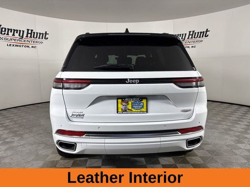 Used 2025 Jeep Grand Cherokee Summit image 6