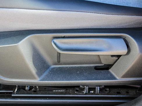 Used 2024 Volkswagen ID.4 Pro image 19