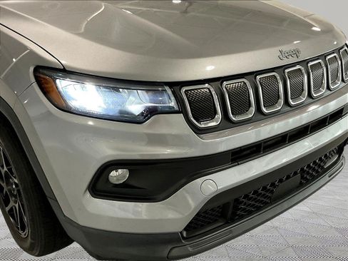 Used 2022 Jeep Compass Latitude w/ Convenience Group FWD image 31