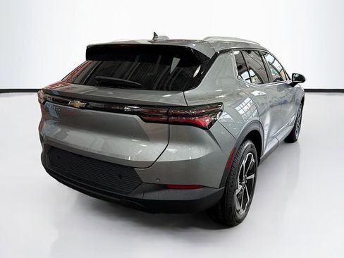 New 2026 Chevrolet Equinox EV LT image 6