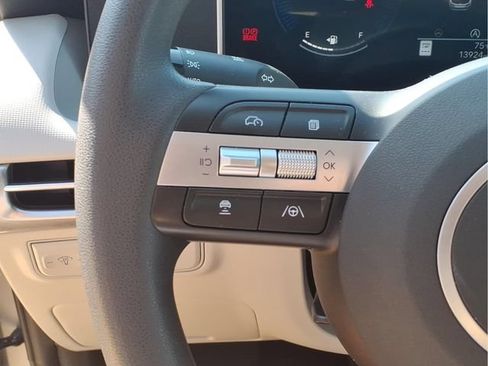 Used 2026 Hyundai Tucson SEL AWD/4WD image 13