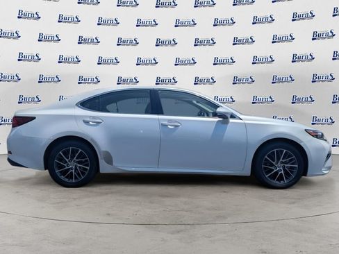 Used 2016 Lexus ES 350 w/ Luxury Package w/Wood Trim FWD image 2