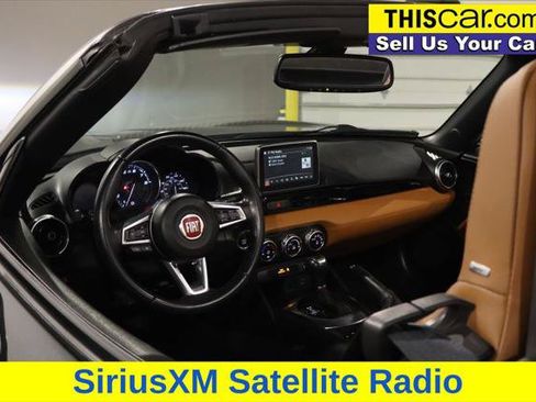 Used 2017 FIAT 124 Spider Lusso RWD image 16