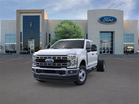 New 2026 Ford F350 XL w/ XL Chrome Package image 2