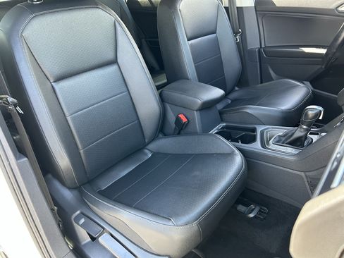 Used 2019 Volkswagen Tiguan SE FWD image 8