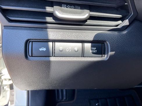 Used 2025 Nissan Altima 2.5 SR FWD image 33