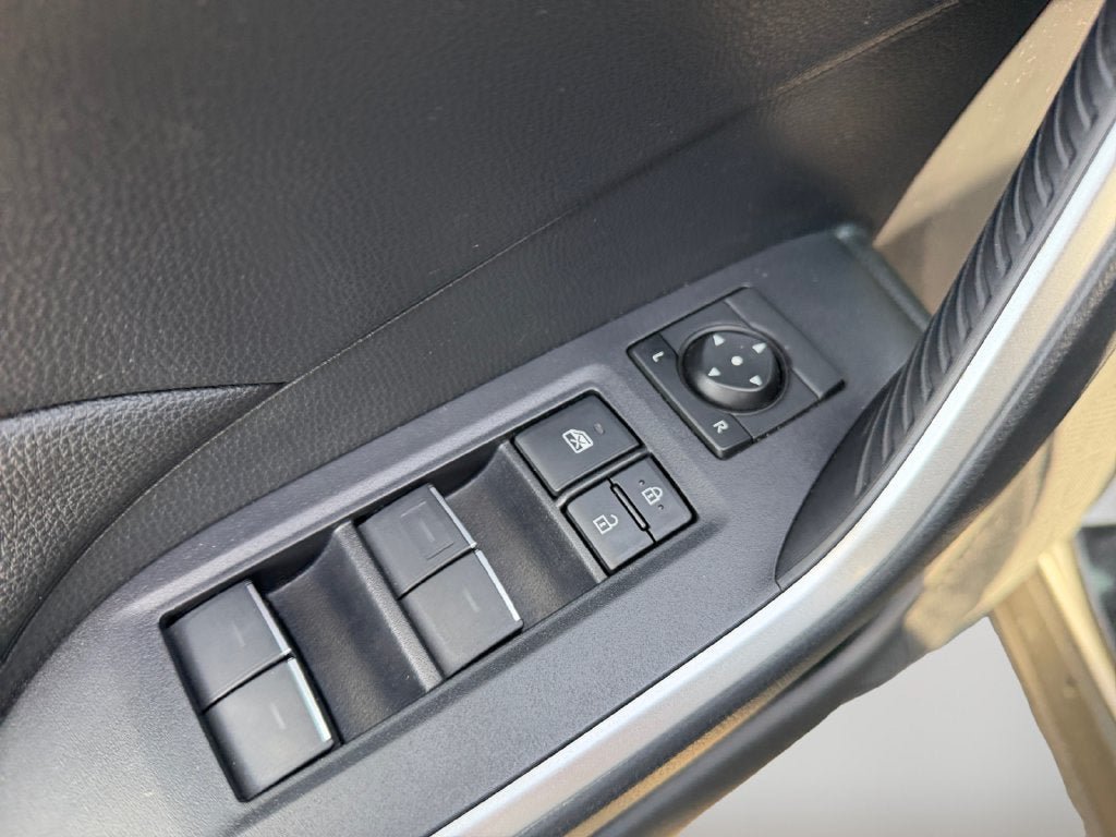 Used 2023 Toyota RAV4 SE w/ Convenience Package AWD/4WD image 21