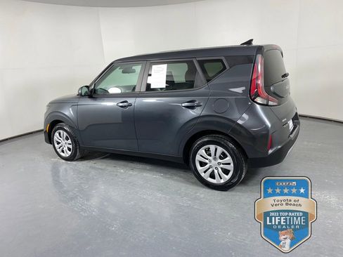 Certified 2024 Kia Soul LX image 4