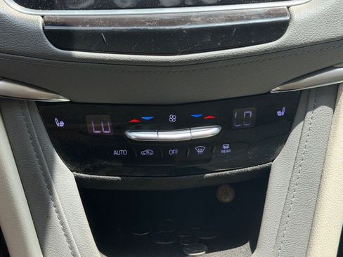 Used 2019 Cadillac XT5 Luxury FWD image 16