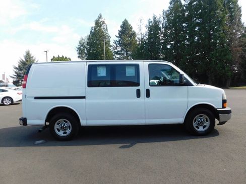 Used 2003 GMC Savana 1500 w/ Chrome Appearance Package image 21