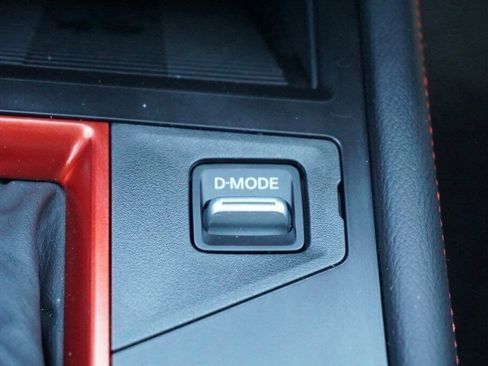 Certified 2025 Nissan Kicks SR image 23