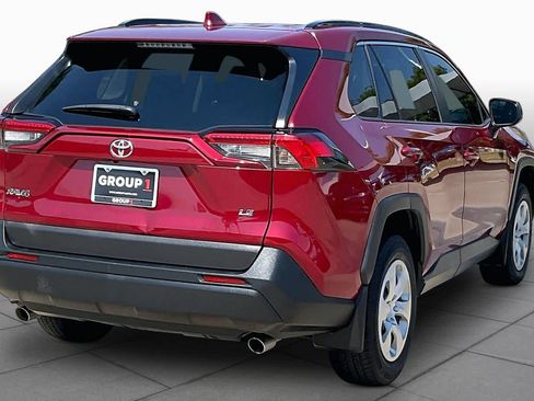 Used 2021 Toyota RAV4 LE FWD image 13