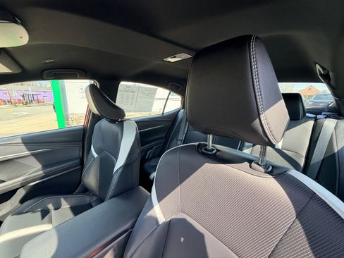 Used 2025 Toyota Camry SE w/ Convenience Package image 19