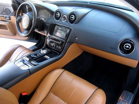 Used 2015 Jaguar XJ L Portfolio AWD/4WD image 23