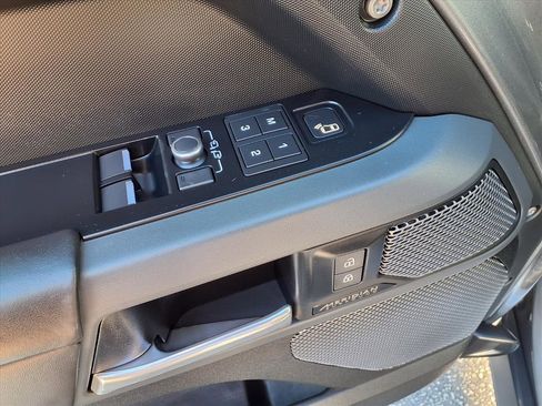 Used 2023 Land Rover Defender 90 X image 17