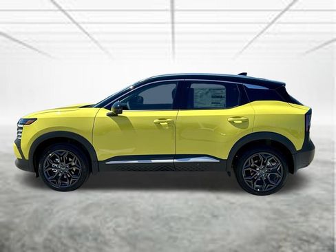 New 2026 Nissan Kicks SR w/ SR Premium Package FWD image 9