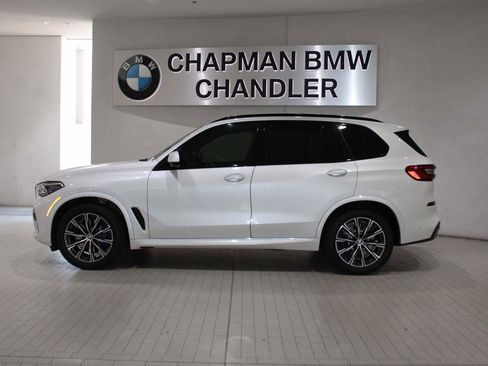 Used 2019 BMW X5 xDrive40i w/ M Sport Package image 3