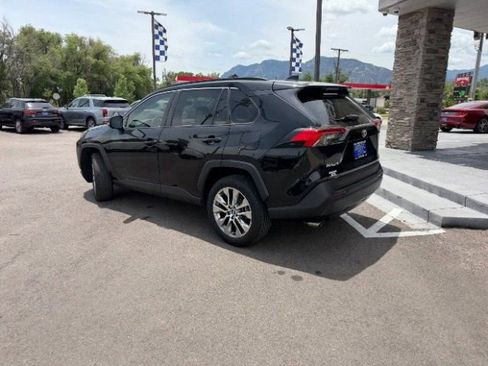 Used 2020 Toyota RAV4 XLE Premium w/ Carpet Mat Package AWD/4WD image 5