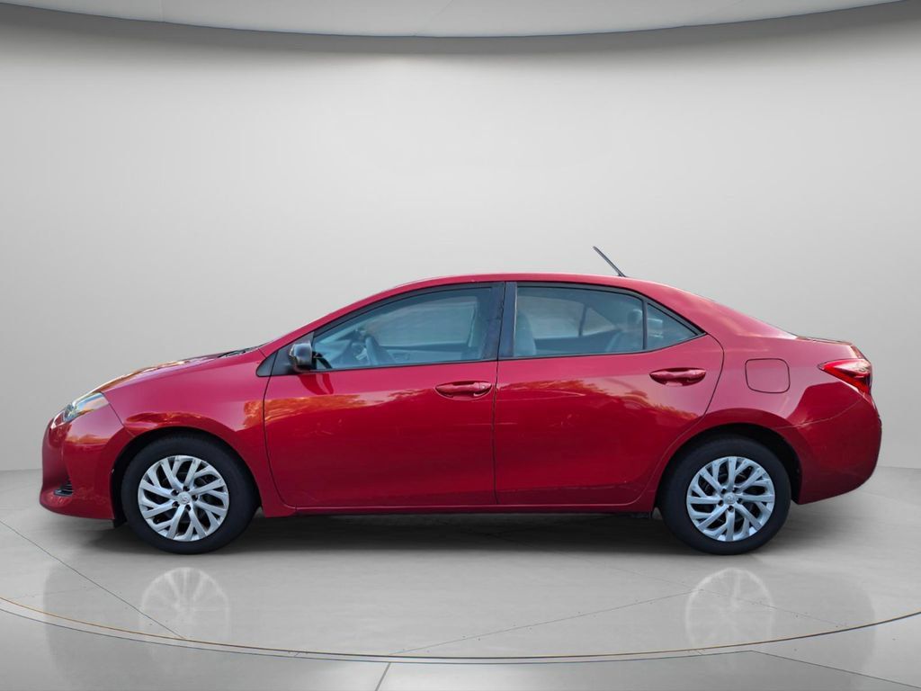 Used 2019 Toyota Corolla LE FWD image 3