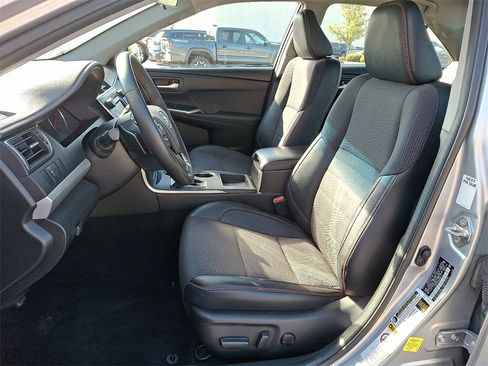 Used 2017 Toyota Camry XSE image 15