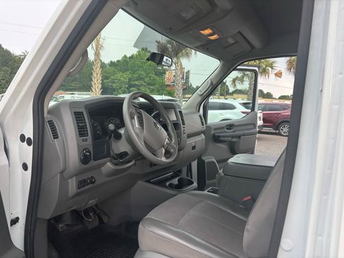 Used 2021 Nissan NV 2500 SV w/ Back Door Glass Package RWD image 38