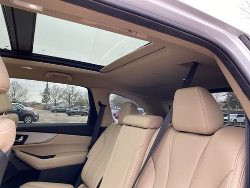 Used 2023 Acura MDX SH-AWD image 12