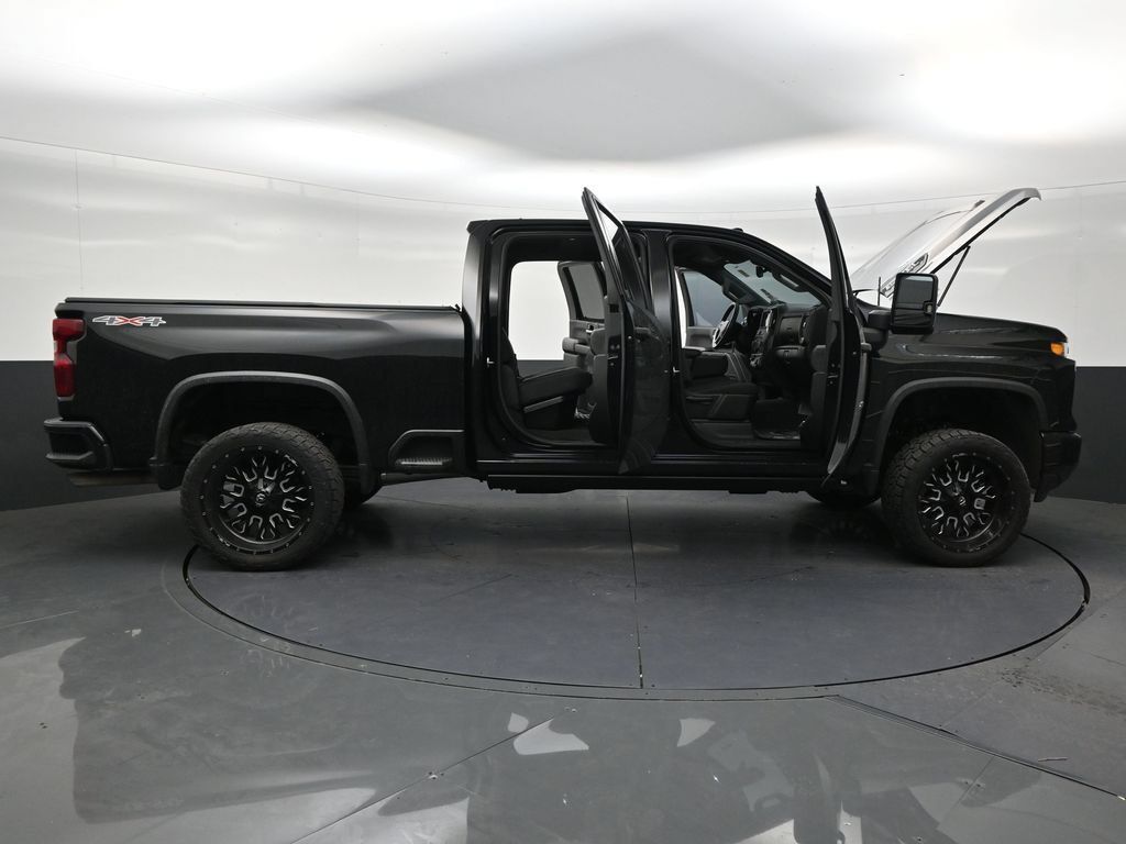 Used 2025 Chevrolet Silverado 2500 Custom w/ Custom Value Package AWD/4WD image 28