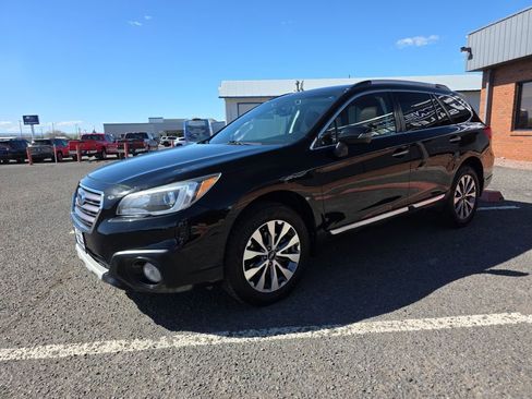 Used 2017 Subaru Outback 3.6R Touring AWD/4WD image 3