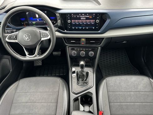 Certified 2022 Volkswagen Taos SE image 13