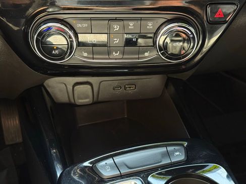 Used 2025 Chevrolet Trax RS w/ Driver Confidence Package FWD image 28