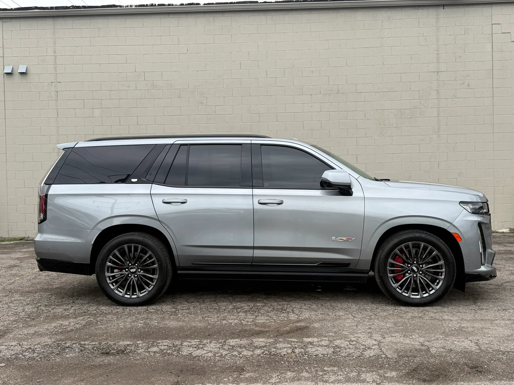 Used 2023 Cadillac Escalade V AWD/4WD image 12