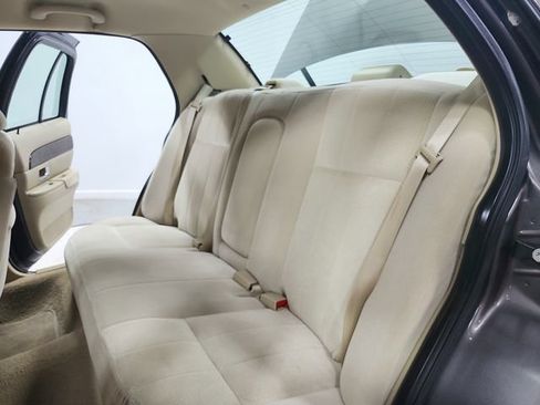 Used 2007 Mercury Grand Marquis GS RWD image 32