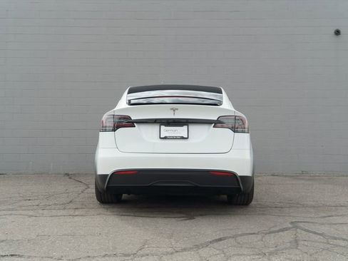 Used 2022 Tesla Model X image 6