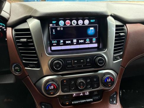 Used 2017 Chevrolet Suburban Premier AWD/4WD image 36