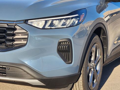 New 2026 Ford Escape ST-Line FWD image 10