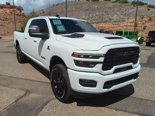Certified 2026 RAM 2500 Laramie AWD/4WD image 3