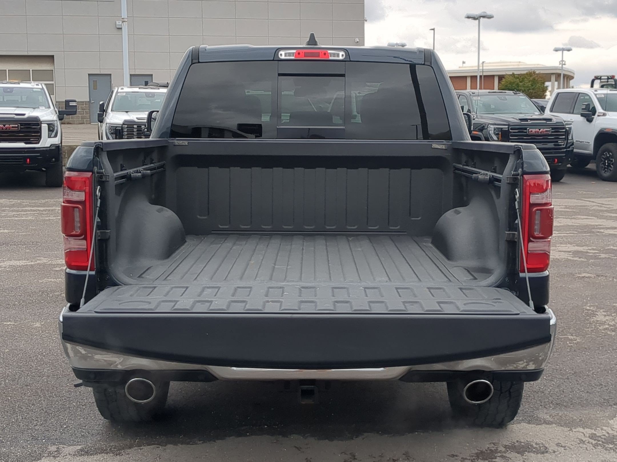 Used 2020 RAM 1500 Laramie AWD/4WD image 33