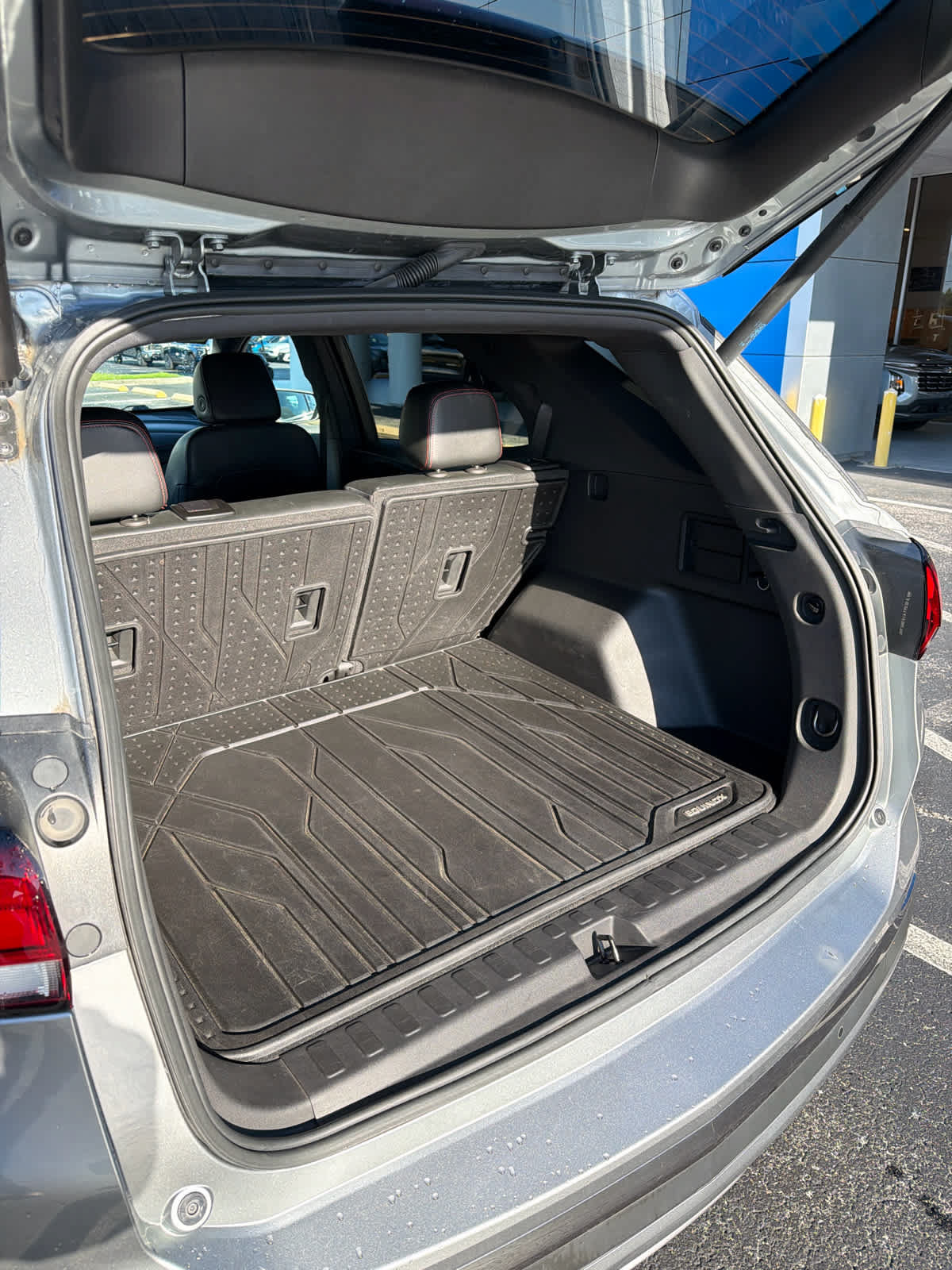 Used 2023 Chevrolet Equinox RS w/ LPO, Floor Liner Package AWD/4WD image 14