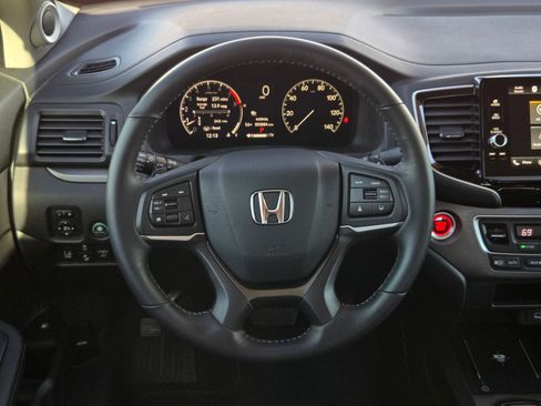 Used 2025 Honda Ridgeline Sport image 23