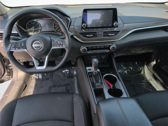 Used 2024 Nissan Altima 2.5 SV FWD image 19