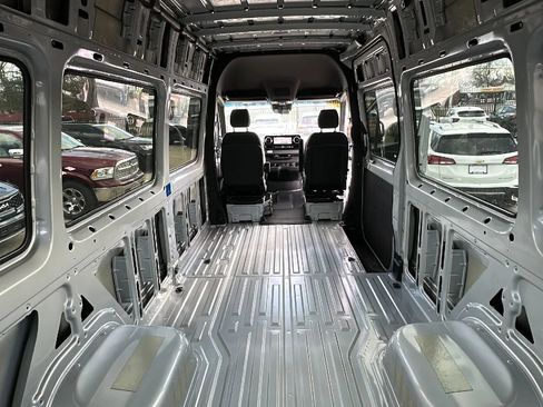 Used 2023 Mercedes-Benz Sprinter 3500 w/ Parking Package image 41