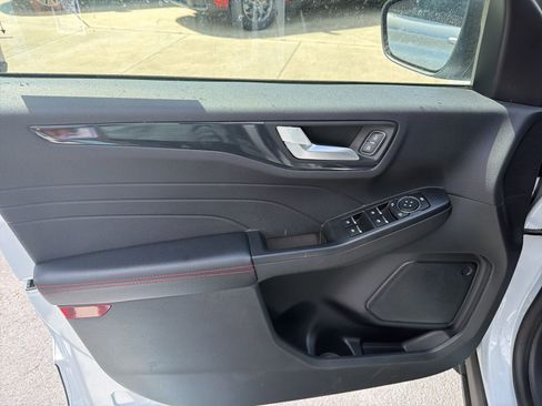 Used 2025 Ford Escape ST-Line image 11
